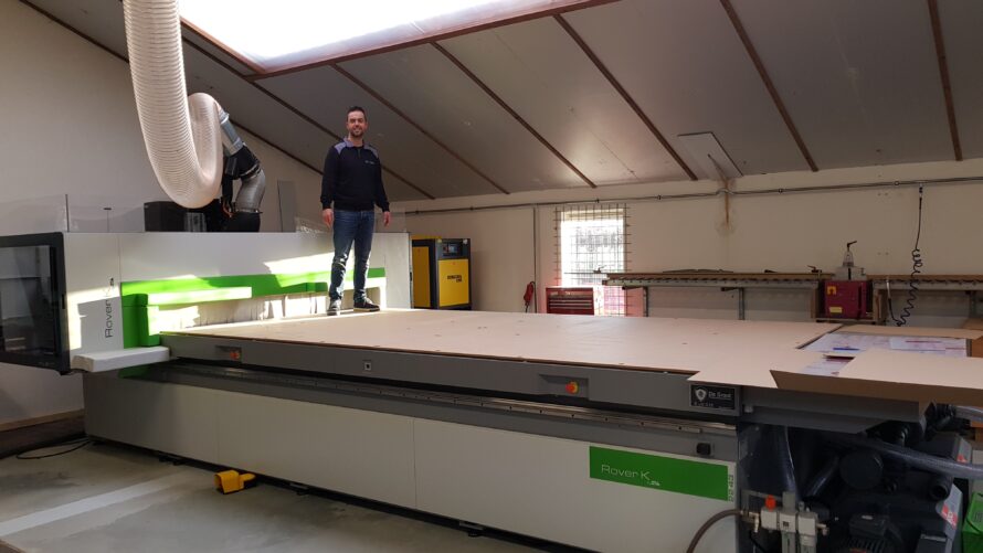 Freesmachine kunststofplaten