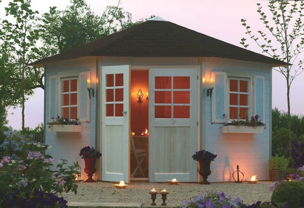 Tuinhuis met polycarbonaat of plexiglas ruiten