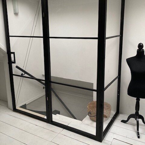 plexiglas helder verwerkt in zwart frame