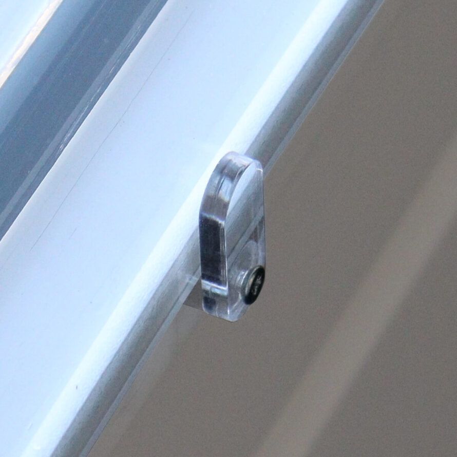 Montageclip op kozijn voorzetraam polycarbonaat