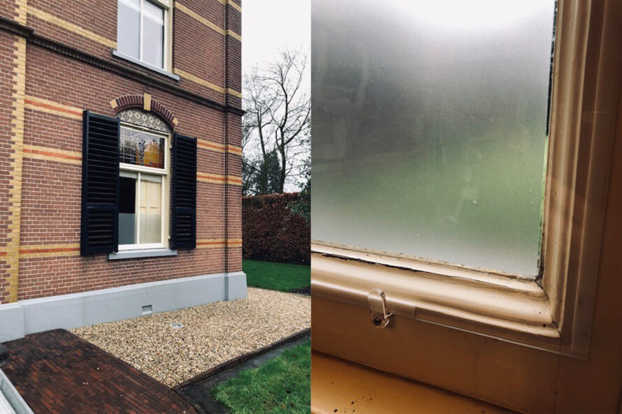 Detail van gematteerd plexiglas in een raamkozijn met diffuus daglicht