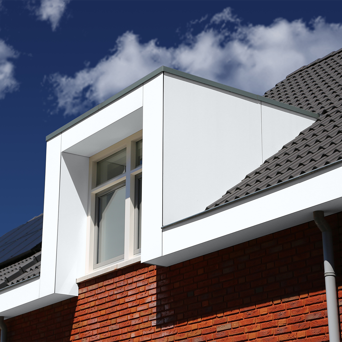 Trespa® Izeon® RAL 9016 verkeerswit 6 mm dakkapel op maat