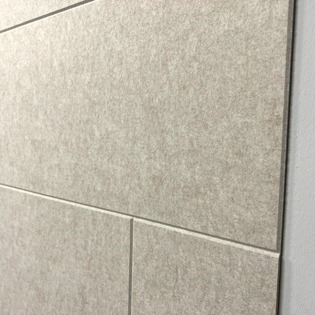 Akoestisch paneel steenmotief achterwand