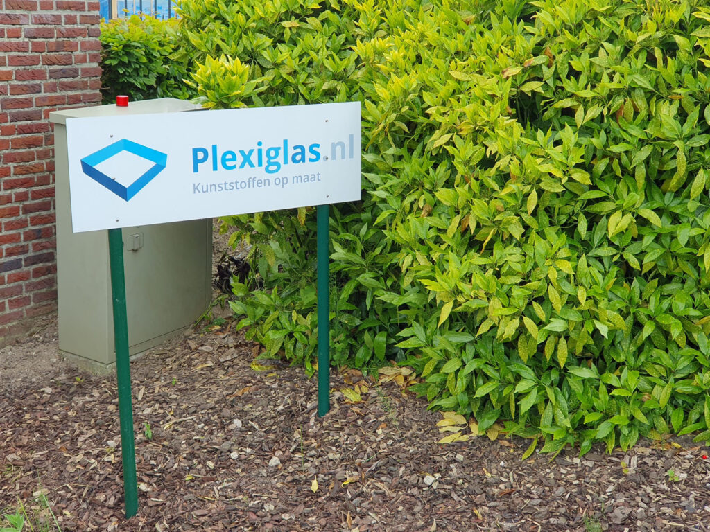 hpl trespa bord bedrijfslogo Plexiglas.nl buitenreclame