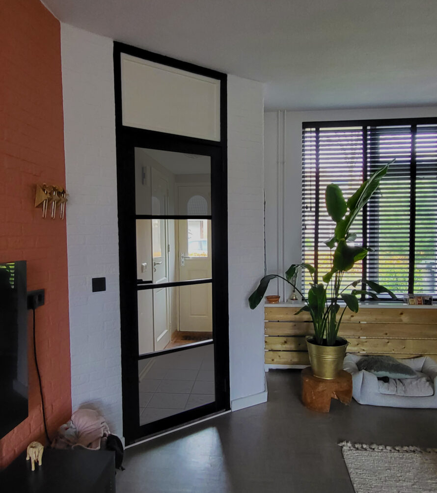 polycarbonaat smokegrijs rookglas getint tussendeur met ramen