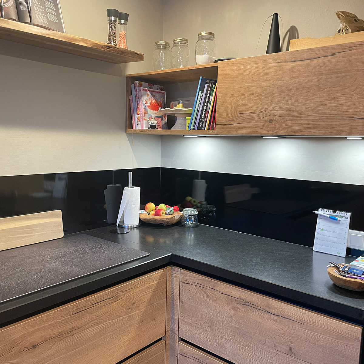 plexiglas keuken spatscherm zwart wandpaneel