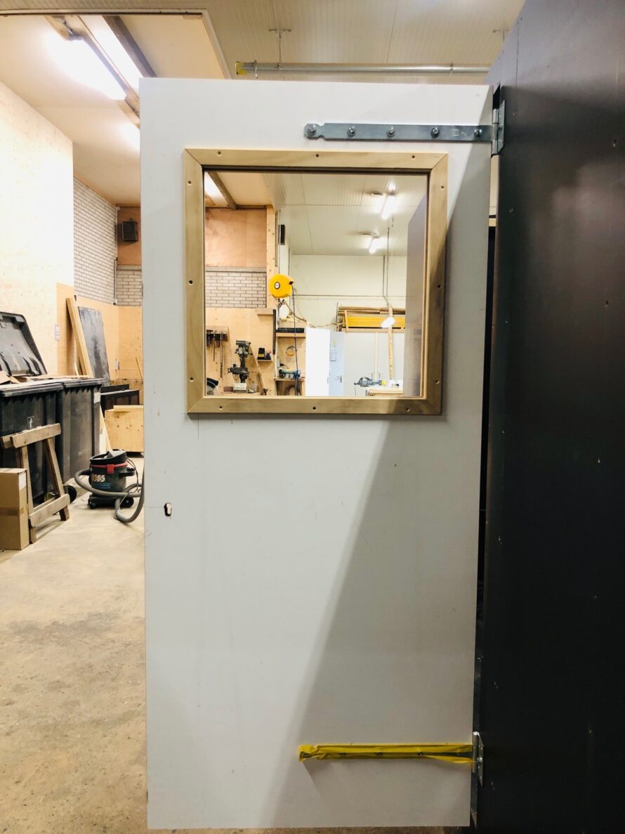 Nachtverblijf cheeta plexiglas