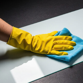 Doffe vlekken op kunststof aanrechtblad herstellen